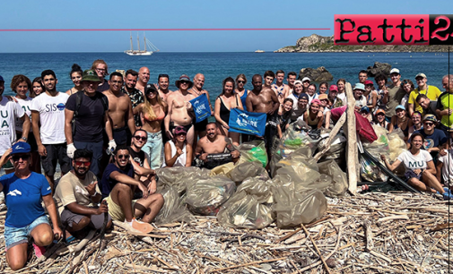 MILAZZO – 50 volontari provenienti dal almeno 10 diverse parti del mondo ripuliscono la spiaggia delle tre pietrazze