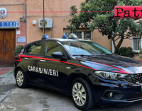 GIOIOSA MAREA – Maltratta anziana madre e il compagno della donna e danneggia auto dei Carabinieri. Arrestato 58enne