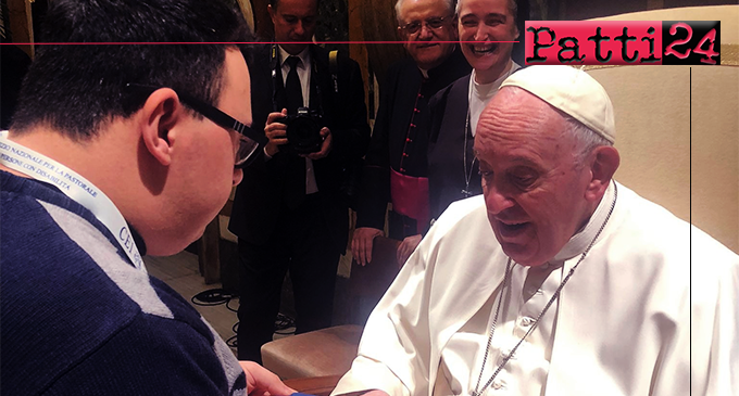 PATTI – Piergiorgio Zampino ha raccontato a Papa Francesco la propria storia semplice, le attese, le delusioni delle persone con disabilità intellettiva e relazionale.