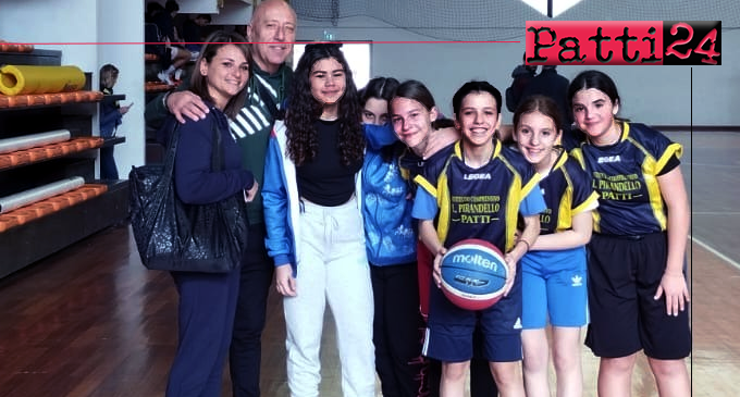 PATTI – IC Pirandello. La squadra di basket femminile 3X3 dei Giochi Sportivi Studenteschi stravince e approda alla fase regionale.