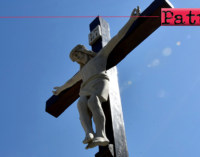 PATTI – Oggi, alle 17, si terrà una Via Crucis che muoverà dalla chiesa di “San Michele Arcangelo” per concludersi nella chiesa del “Sacro Cuore di Gesù”