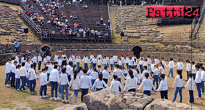 PATTI – Tindari Teatro Giovani. 130 alunni dell’I.C. Pirandello si sono esibiti con uno spettacolo di body percussion.