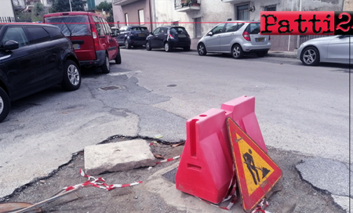 PATTI – Incrocio vie Molino Croce e 2 Giugno. Interventi di manutenzione incompleti, la precarietà crea problemi alla circolazione stradale.