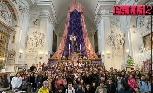 PATTI – Diocesi. La promessa di una quarantina di ragazzi dei “Cavalieri del Graal” nel Santuario di “Santa Rita al Capo” di Palermo.