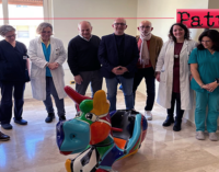 MILAZZO – Consegnato al reparto di pediatria dell’ospedale Fogliani un cavallo a dondolo distrutto in un parco gioco e ristrutturato da due milazzesi