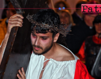 PATTI – Consensi e apprezzamenti per la Via Crucis Vivente organizzata dalla parrocchia “San Nicolò di Bari”